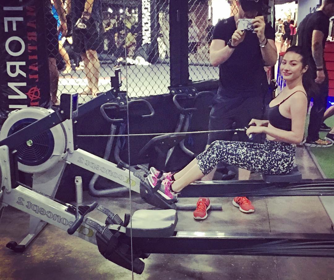 Bồ cũ Lương Bằng Quang khoe dáng "bốc lửa" trong phòng gym - 9