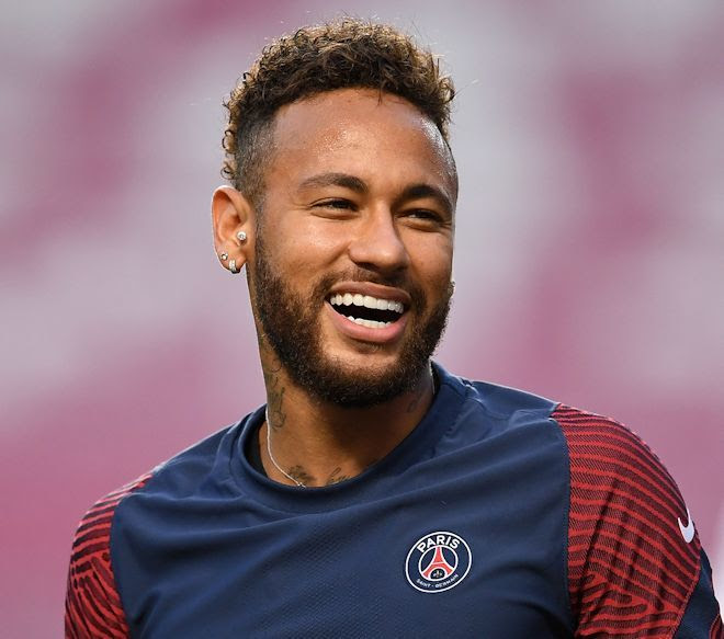 ナイキと提携解消のネイマール プーマとのスポンサー契約締結を正式発表 サッカーダイジェストweb