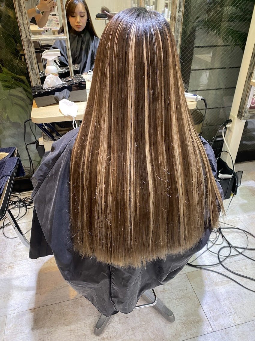 人気ヘアエクステ シールエクステに興味ある方 詳しく解説 種類 本数 カラー 値段 ショート ハイライト イヤリングカラー インナーカラー 原宿 美容室 Sherry 原宿美容室