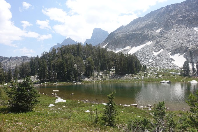 Omega Lake in Grand Teton National Park [5472 x 3648] [OC] - HQ Earth Landscapes Photo