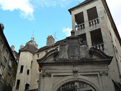 ciel et toits dole.jpg