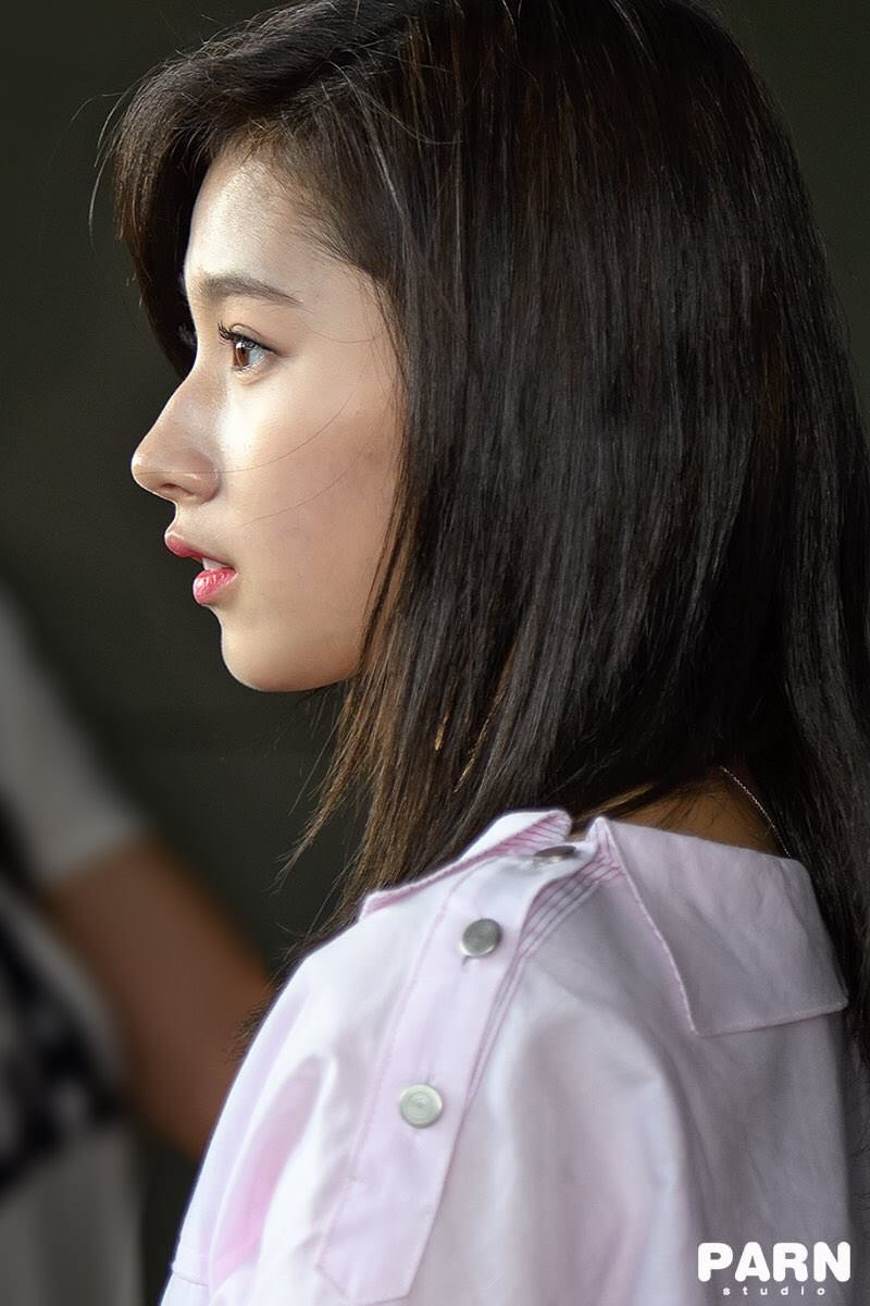 Kjclub Twiceのの日本人と韓国人の横顔