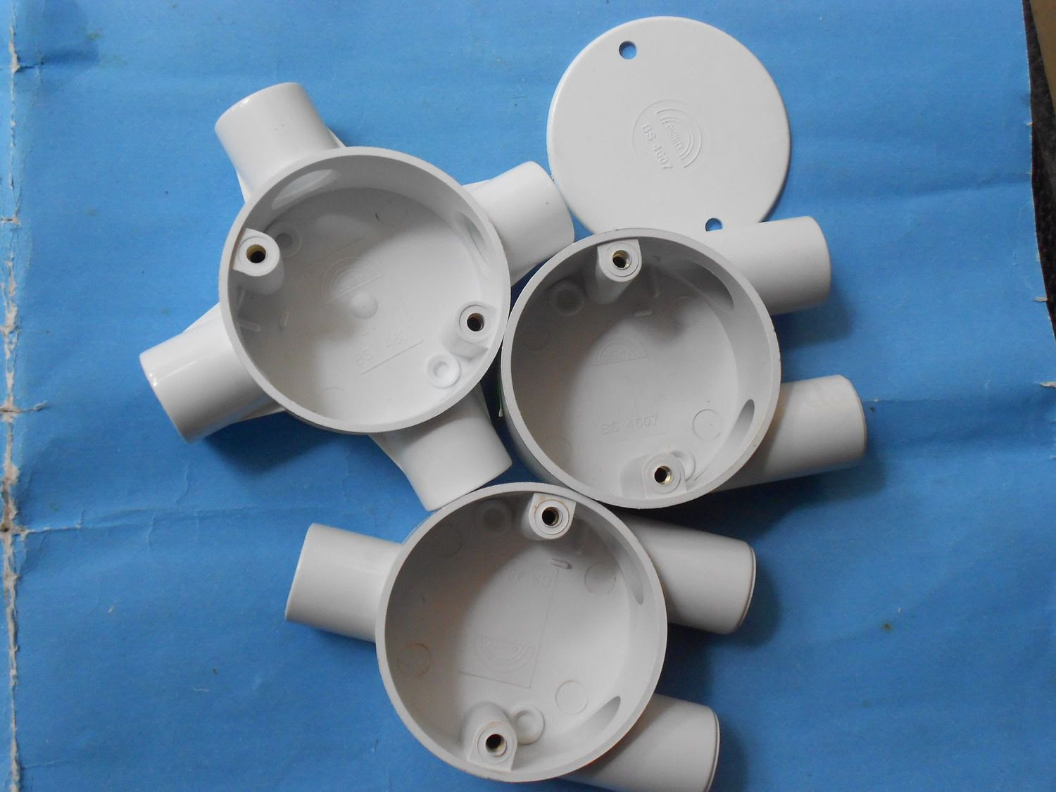China Junction Box Circular China Electrical Switch China Junction Box Circular China Electrical Switch