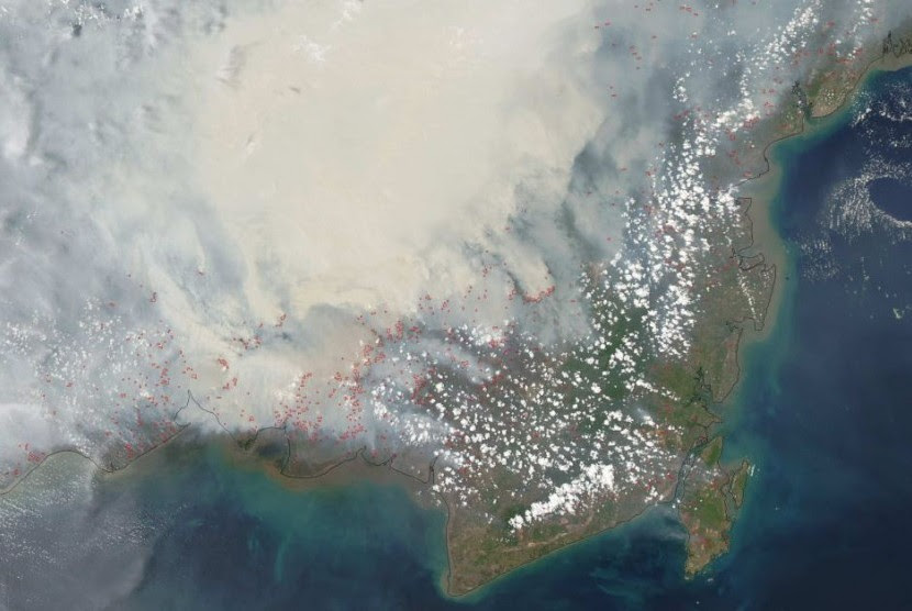 Satelit NASA Tunjukkan Kalimantan Masih Tertutup Asap 