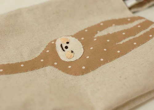 Hanging Sloth hand bag 1