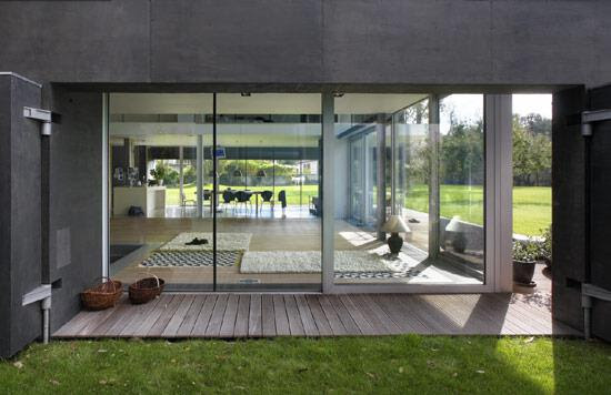 Zombie Free House