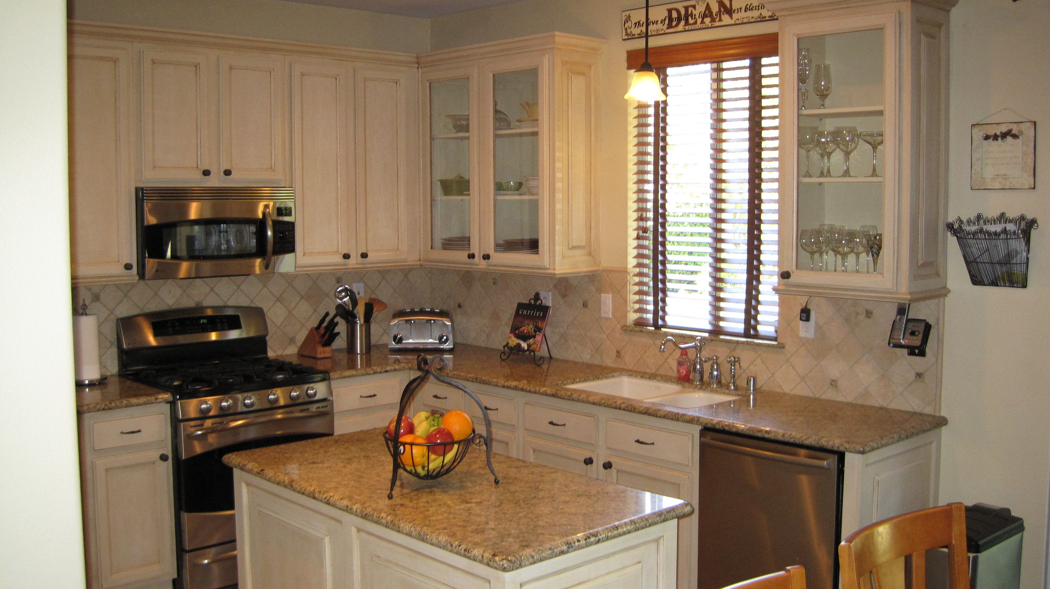 Perfect Kitchen Makeovers with Oak Cabinets 3648 x 2048 · 1013 kB · jpeg