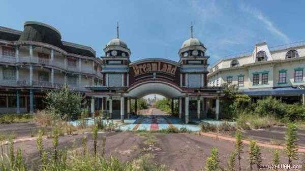  Nara Dreamland chính thức đóng cửa vào năm 2006 và từ đó bị bỏ hoang. Ảnh: Romain Veillon