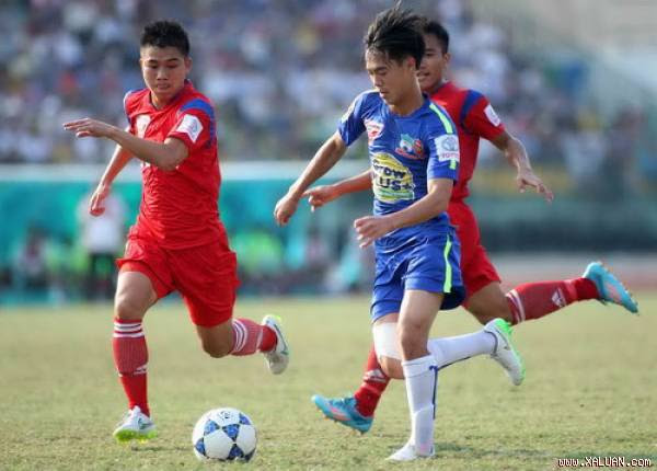 Văn Toàn và các đầu đội hướng tới chiến thắng đầu tiên tại V.League 2017 vào cuối tuần này. Ảnh: IT.