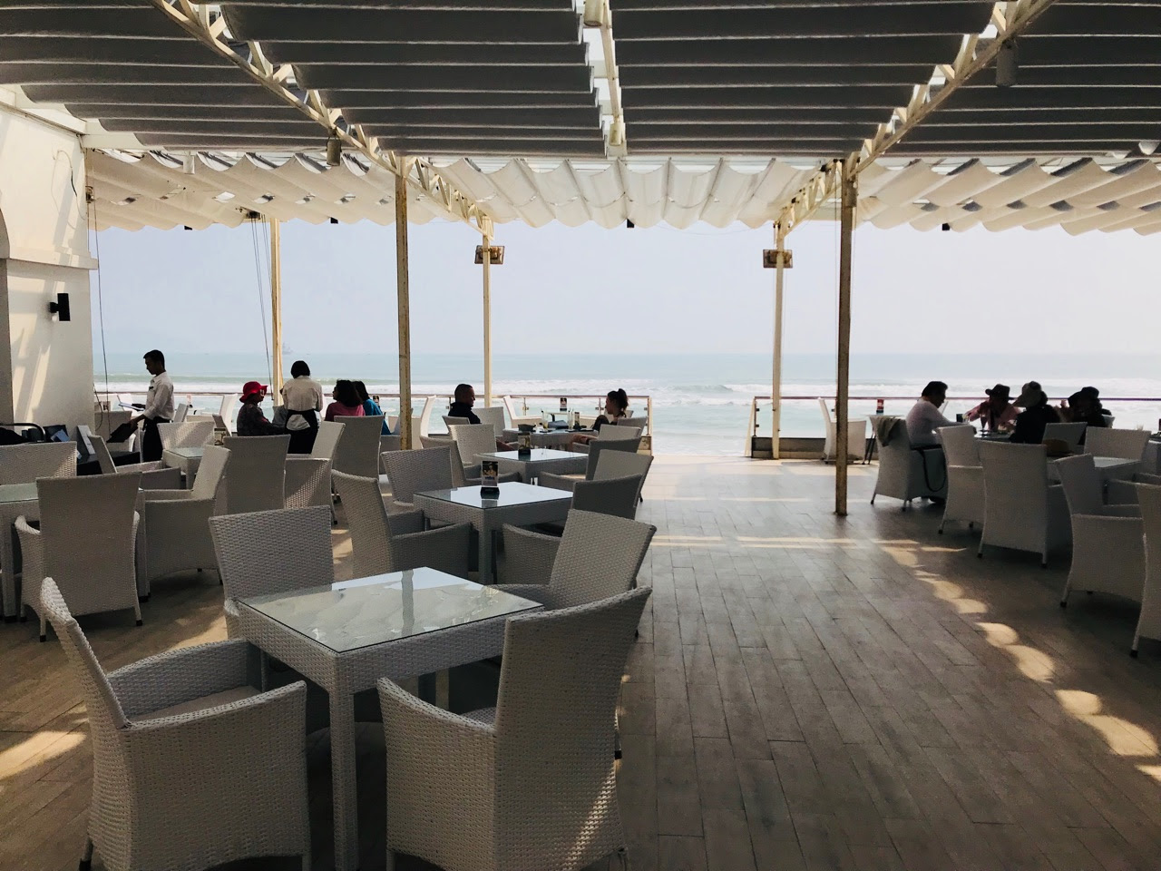 Danang Guide ダナンの海沿いレストランおすすめ