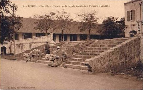 Thềm điện kính thiên 2