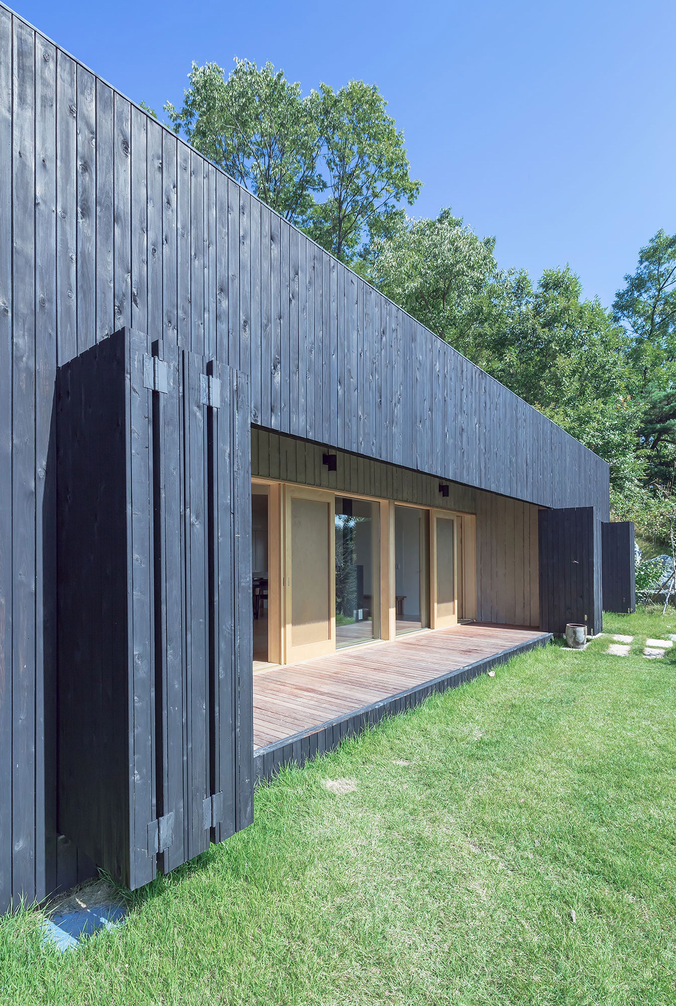 Tilt Roof House BCHO Architects