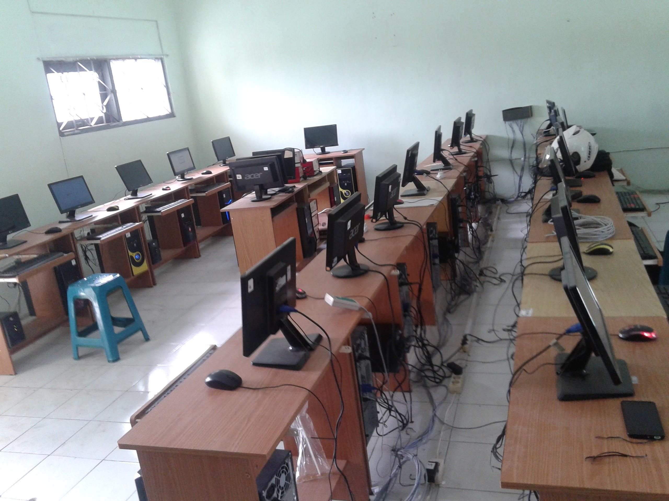 Cara Membangun jaringan LAN untuk lab sekolah INDO SOLUTION Cara Membangun jaringan LAN untuk lab sekolah INDO SOLUTION