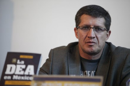Jesús Esquivel durante la presentación de su libro La DEA en México. Foto: Benjamin Flores