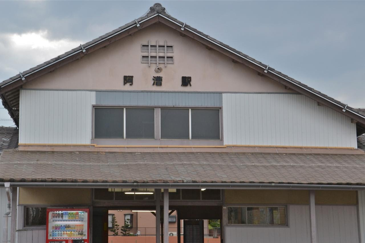 アコギ ストラップ 取り付け