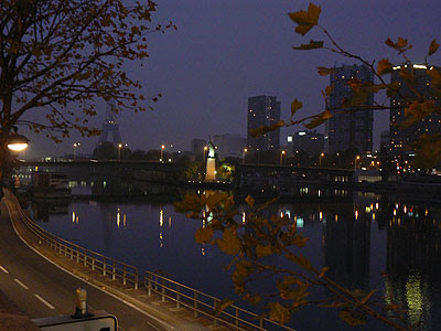 paris la nuit.jpg
