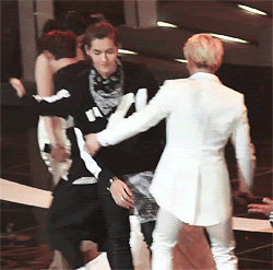 Gif Tiffany Snsd Exo Taeyeon Exo M Luhan Lmao Tiffany Laughing At Luhan S Dumb Ohmi Ja