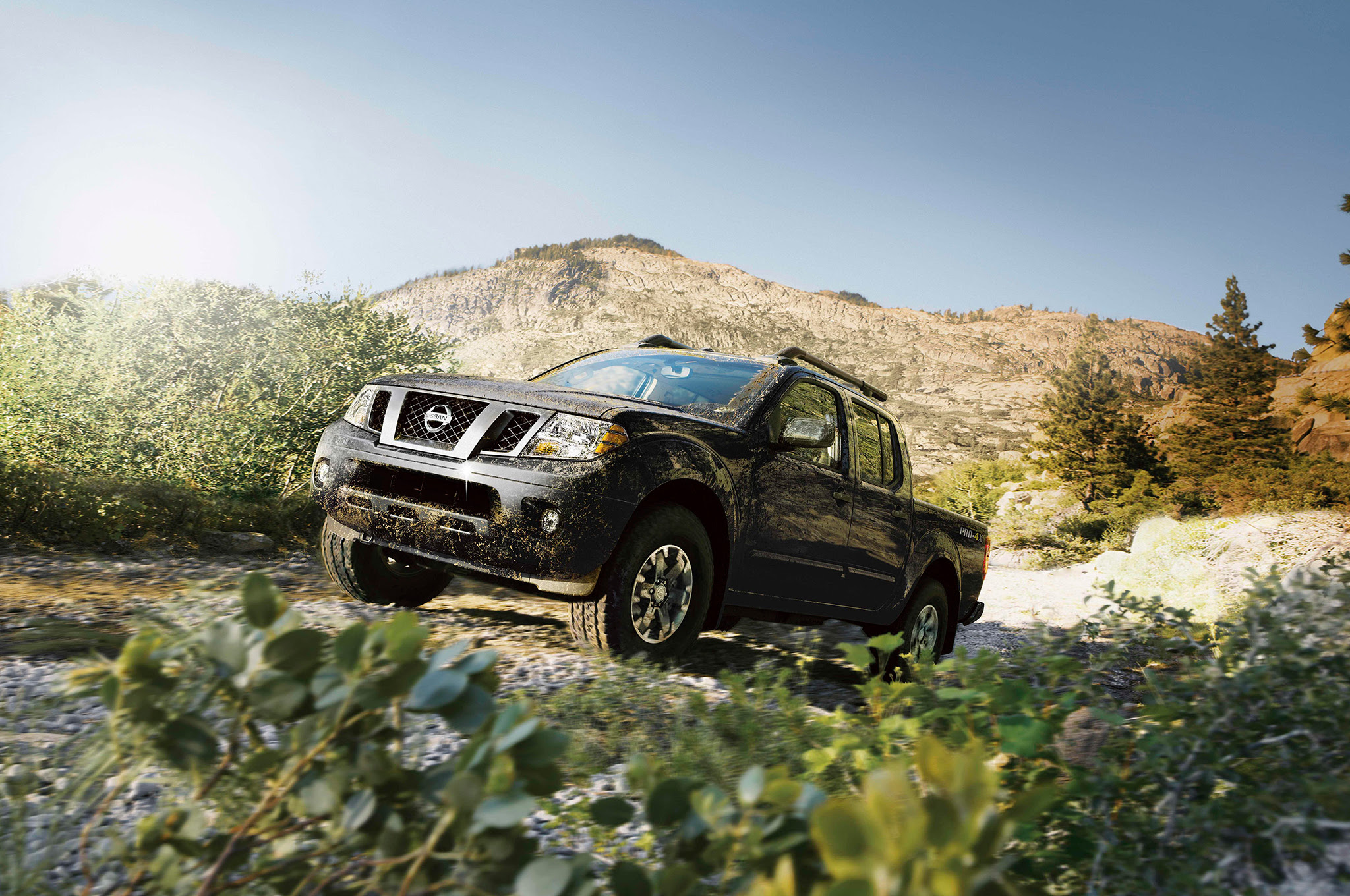 2016 Nissan Frontier front three quarter