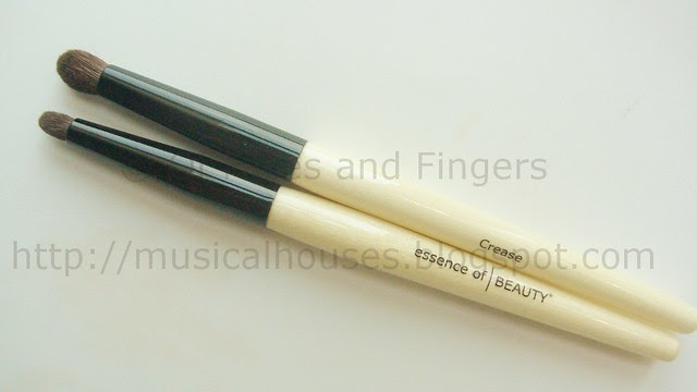essence beauty crease brush duo 1