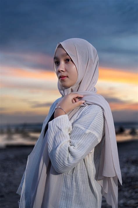 Fashionable And Modern Hijab Style For Ladies In 2023