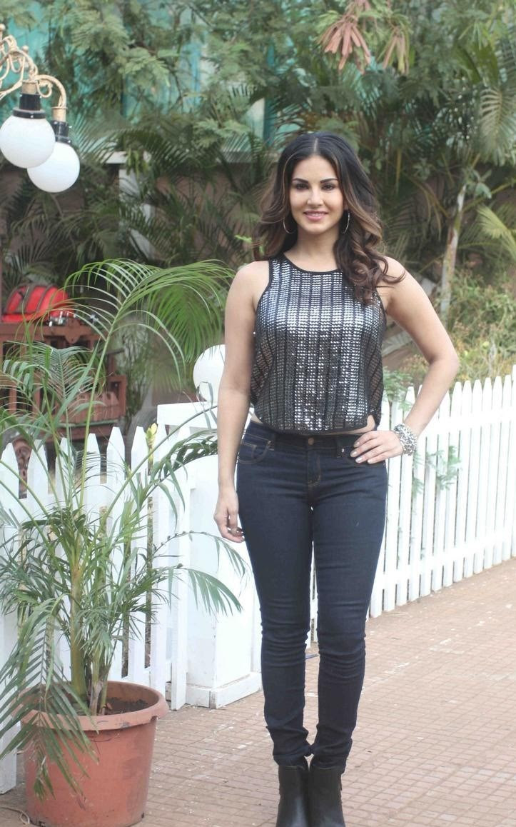 Bollywood Actress Spicy In Black Top Jeans Sunny Leone