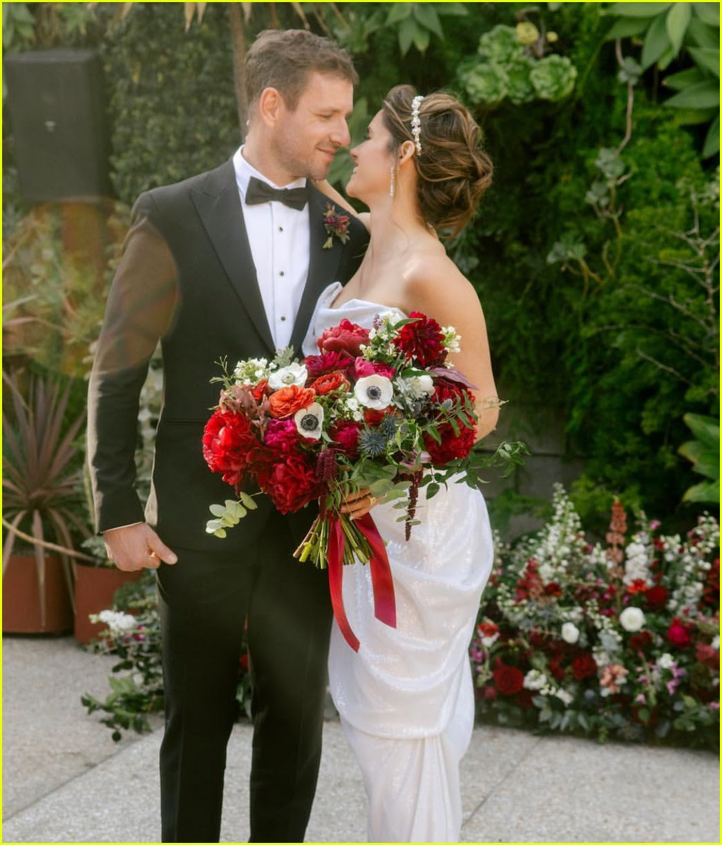 FBI's Missy Peregrym Marries Tom Oakley!: Photo 4204293 