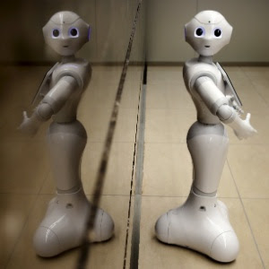 Robô androide apelidado de "Pepper"