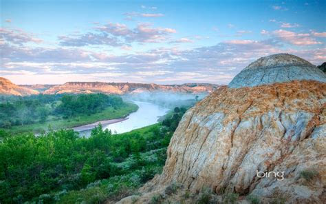 Home page with the great picture and the news items at the bottom. Curved rivers-2013 Bing widescreen wallpaper Preview