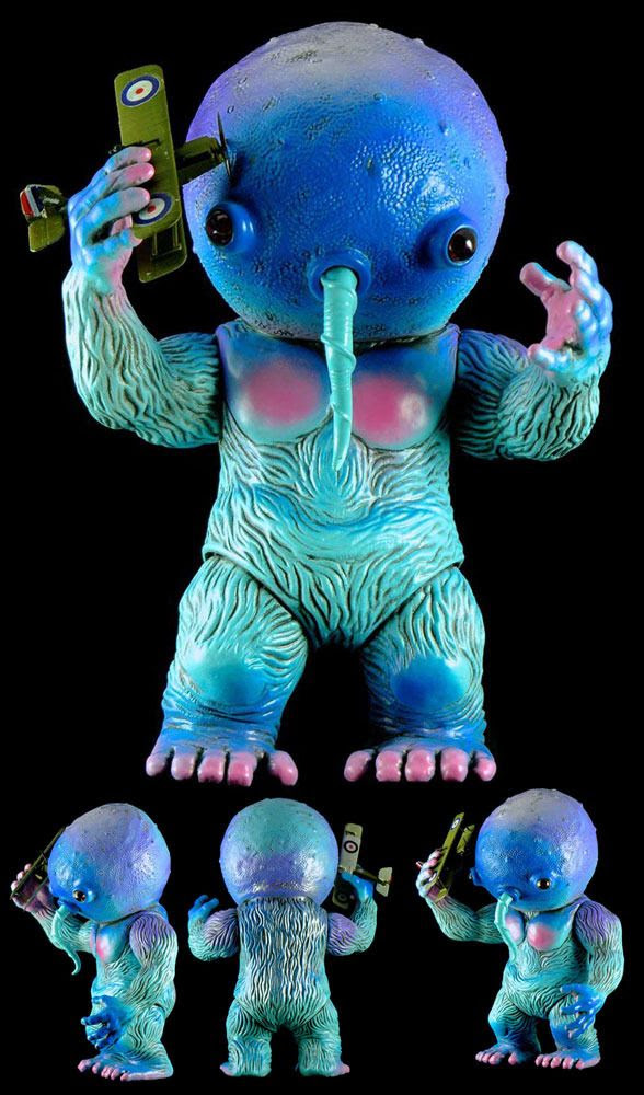Plaseebo's "KING KONG" Night Gamer wants to wreck havoc on your toy collection!