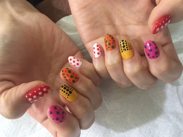 草間彌生さん風ネイル S Gel Staff Blog