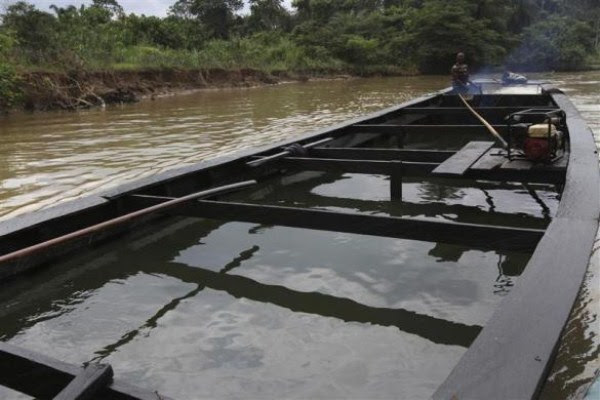 1619 Oil Thieves in Nigeria (30 photos)