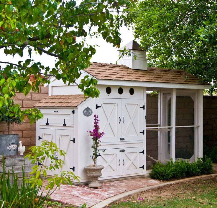 ... chicken coop with me Meghan? Image of Chez Poulet Chicken Coop Plans