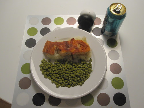 Salom, mashed potatoes, peas, Fresca