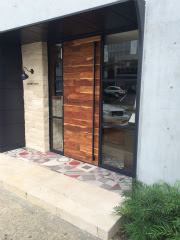 面白い玄関ドアを見つけました テラジマアーキテクツ