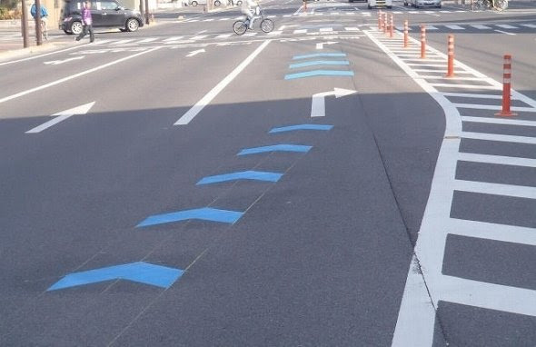 合図 ウインカー点灯 岡山と香川にだけある道路標示 いったいなぜ Ameba News アメーバニュース