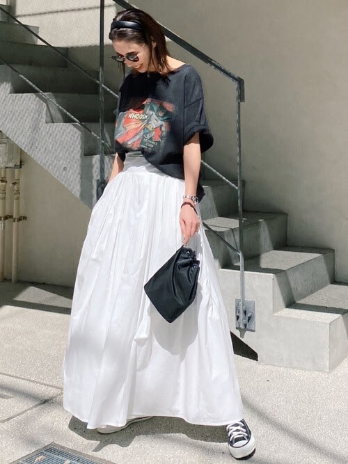 グレーtシャツのレディースコーデ21 人気でおすすめのグレーtシャツを紹介 春夏秋冬トレンド情報ピポパ発信局