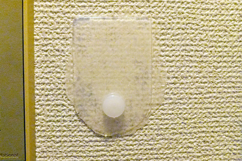 ネジが入らないクロス張り壁を くりぴたフック で攻略しよう ケータイ Watch