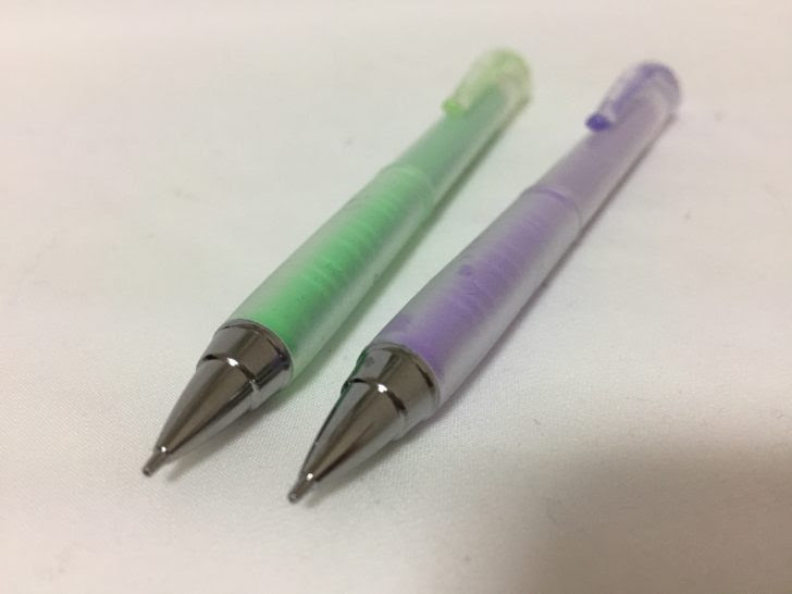 パステルカラーのボディがかわいい0 3mmシャーペン Airblanc ペン回しパフォーマーの文具生活