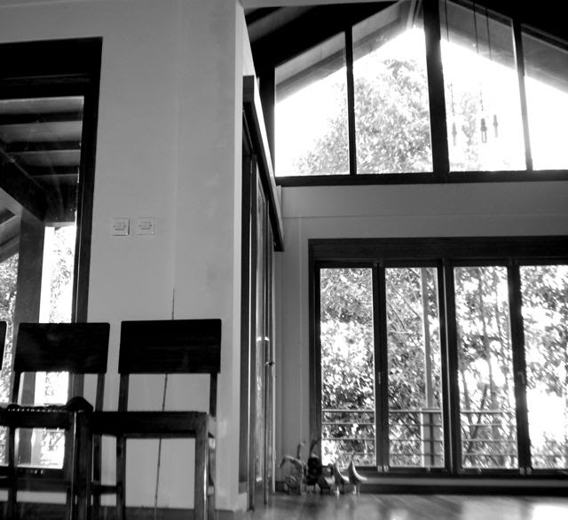 Jendela Kaca dan Langit langit Rumah Kebon Cengkeh Jendela Kaca dan Langit langit Rumah Kebon Cengkeh