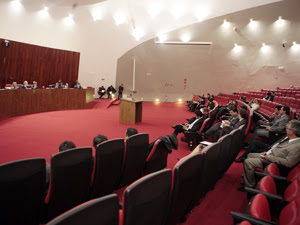 Plenário do TSE nesta quinta, quando ministros decidiram barrar candidatos com contas reprovadas em 2010 (Foto: Carlos Humberto./ASICS/TSE)