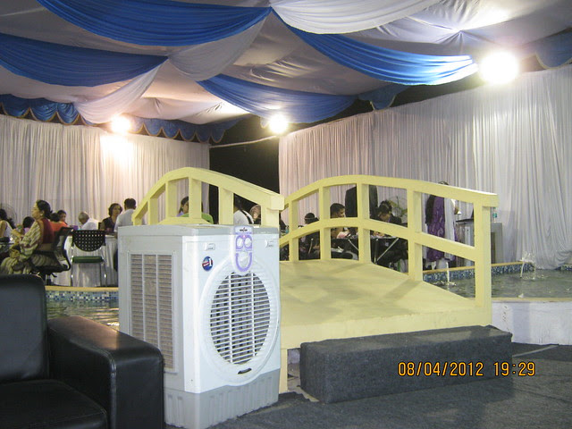 Meeting sales staff of Gera's Park View1, 1 BHK & 2 BHK Flats at Gera's Emerald City, near EON IT Park, Kharadi, Pune 411014