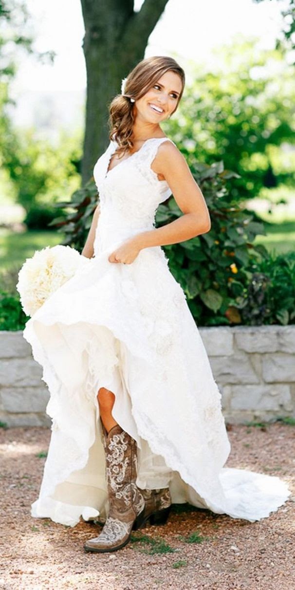 46+ Popular Ideas Country Style Wedding Dresses With Boots