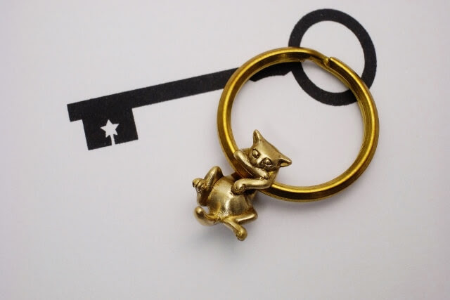 Vitak002 Robin Neko No Key Ring ロビン ネコのキーリング オリジナル 真鍮製 猫のグッドラックキーホルダー 日本全国送料無料 無料品質保証