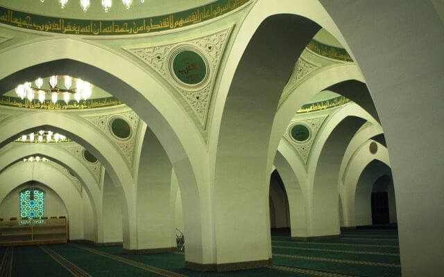 Masjid Quba Tampak Dalam