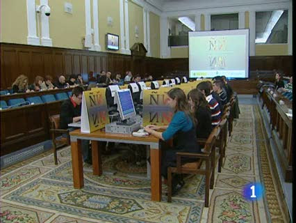 Ver vídeo 'Una alumna de Madrid gana un concurso de ortografía'