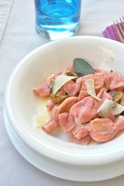 Pink Caramelle with Ricotta and Mushrooms
