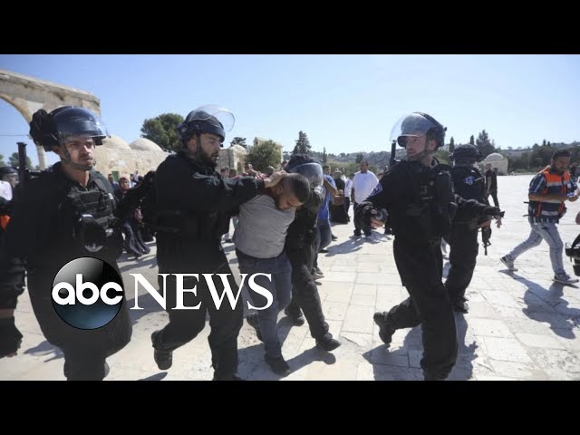 Clashes break out between Israeli police and Palestinians at a holy site