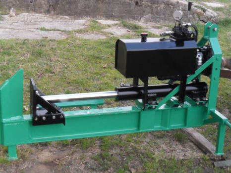 Spaccalegna usato per trattore