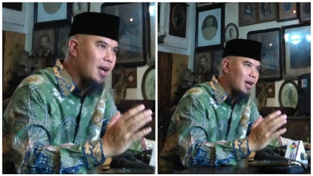Duh! Ketika Hari Musik Nasional Musisi Kumpul di Istana, Ahmad Dhani Malah Dilaporkan ke Polisi .HorasSumutNews.com - Berita Terbaru Terkini Hari Ini - Musisi Tanah Air, yang tergabung dalam Persatuan Artis, Penyanyi, Pencipta lagu dan Pemusik Republik Indonesia (PAPPRI) merayakan peringatan Hari Musik Nasional 2017 di Istana Negara, Kamis (9/3/2017). Peringatan yang baru pertama kalinya digelar di Istana Negara itu, dibarengi dengan acara Musyawarah Nasional ke-7 PAPPRI, yang dibuka oleh Presiden Joko Widodo.