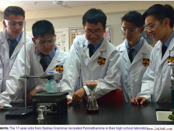 Nhóm học sinh lớp 11 ở trường trung học Sydney Grammar ở Sydney (Úc) đã bào chế thành công hoạt chất pyrimethamine.